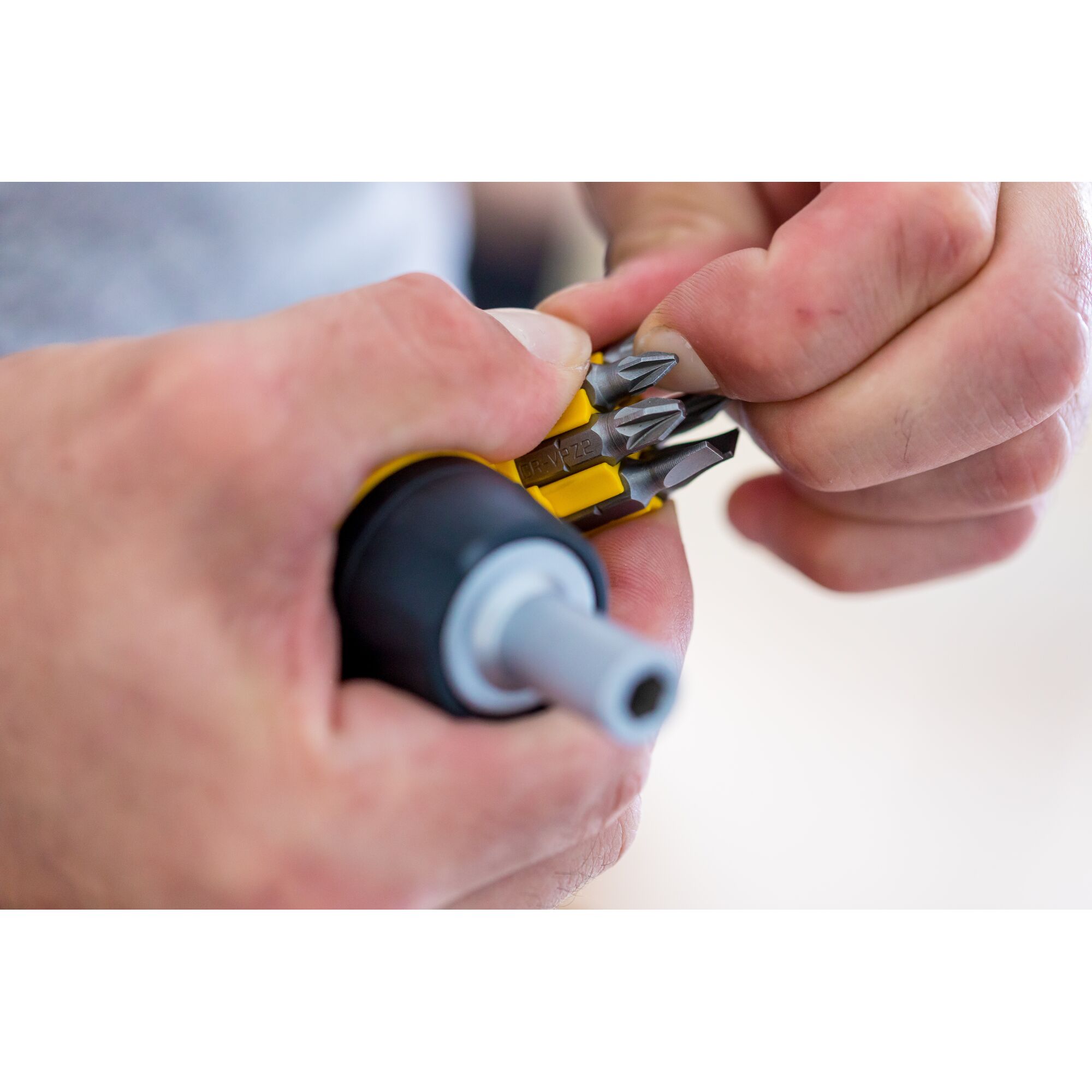 Stanley screwdriver with ratchet + 6 bits
