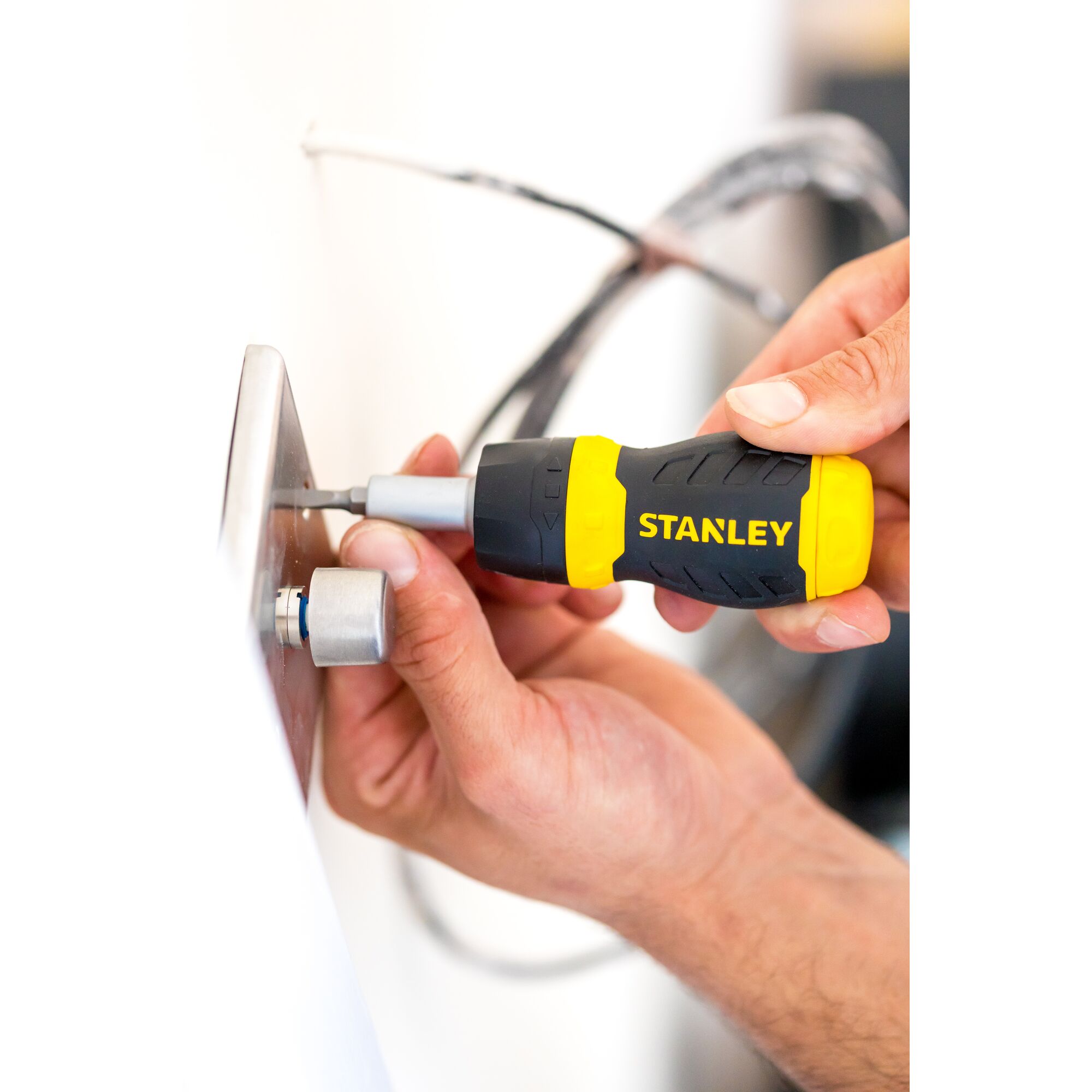 Stanley screwdriver with ratchet + 6 bits