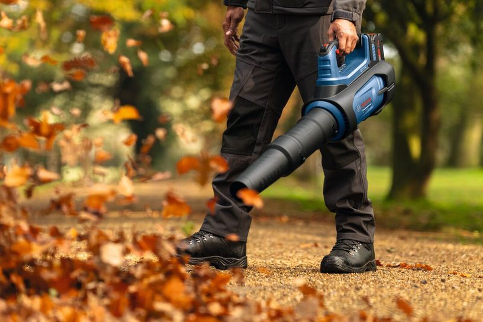 Bosch cordless leaf blower GBL 18V-800, without battery and charger