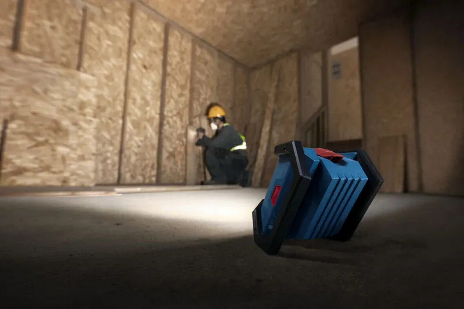 Bosch akulamp GLI 18V-1500, ilma aku ja laadijata