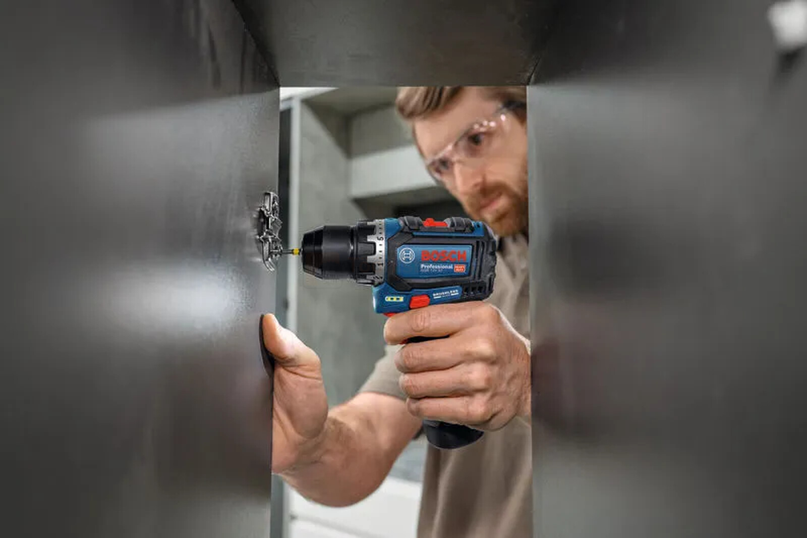 Bosch akutrell GSR 12V-32 + kott 4