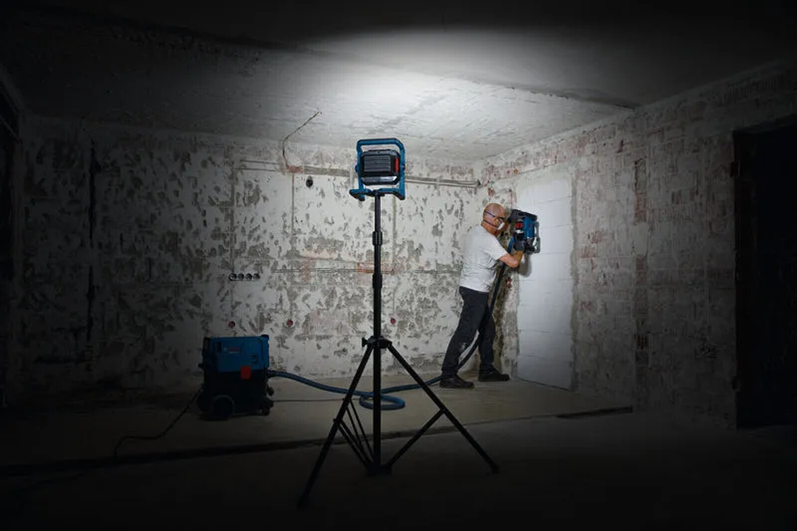 Bosch akulamp GLI 18V-5000, ilma aku ja laadijata