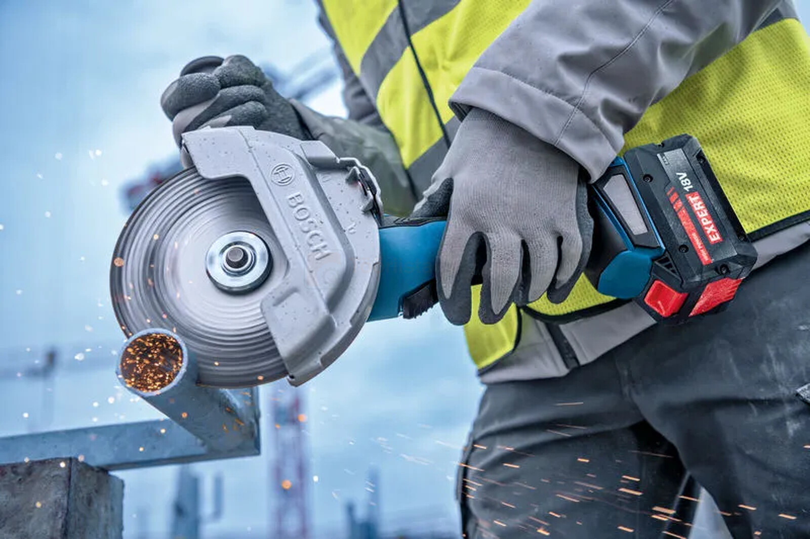 Bosch aku 2 x EXBA 18V-80 8,0 Ah, 2 x EXBA 18V-55 5,5 Ah + EXAL 18V2-320 kiirlaadija 4