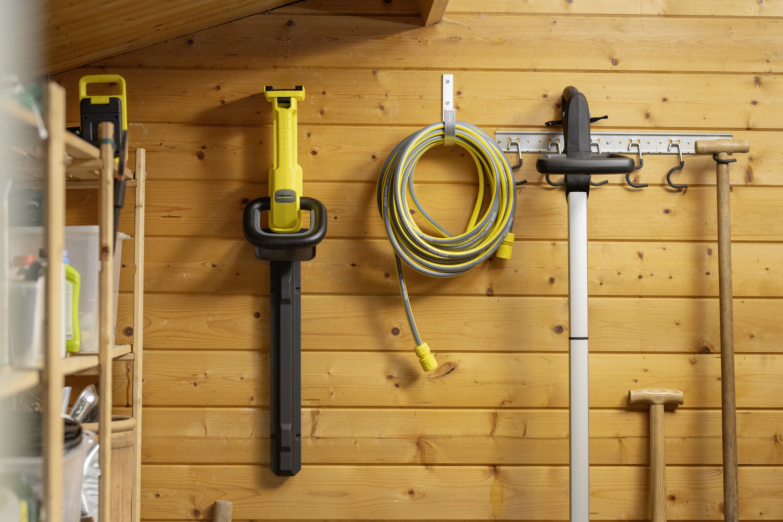 Аккумуляторный кусторез Kärcher HGE 2-18 Battery Set