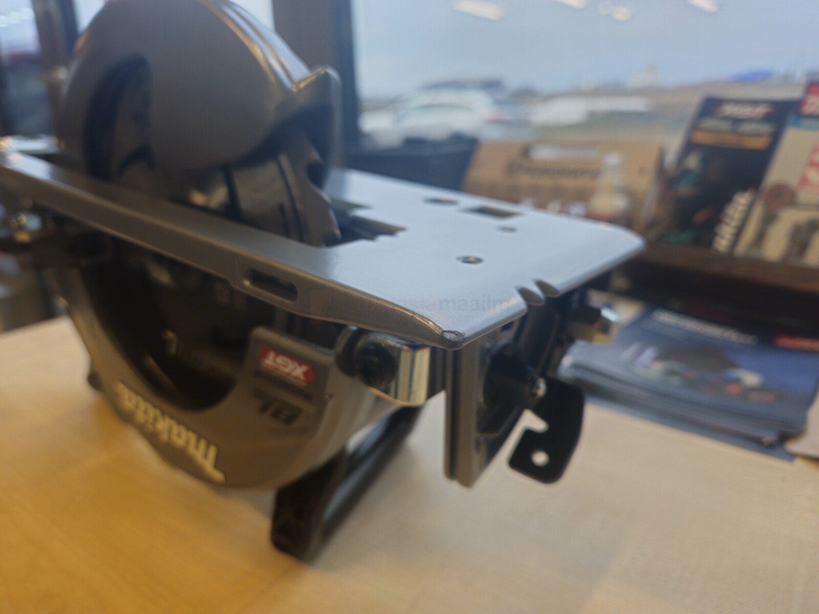 Аккумуляторная дисковая пила Makita RS001GZ, без аккумулятора и зарядного устройства