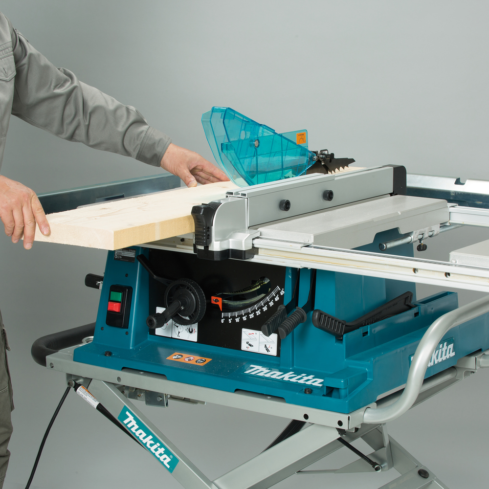 Makita table saw 2704N