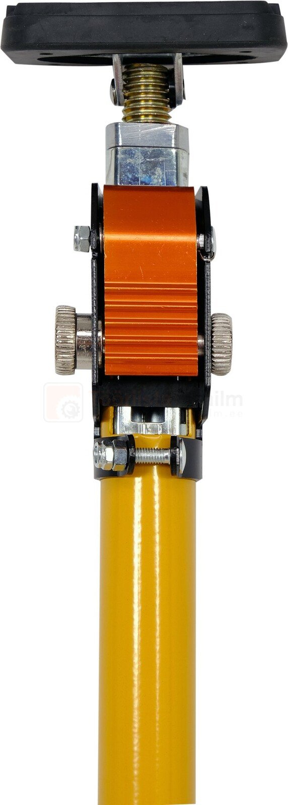 Pildil on Vorel teleskooptugi, millel on kollane vars, oranž keskmine osa ja must pealmine osa.