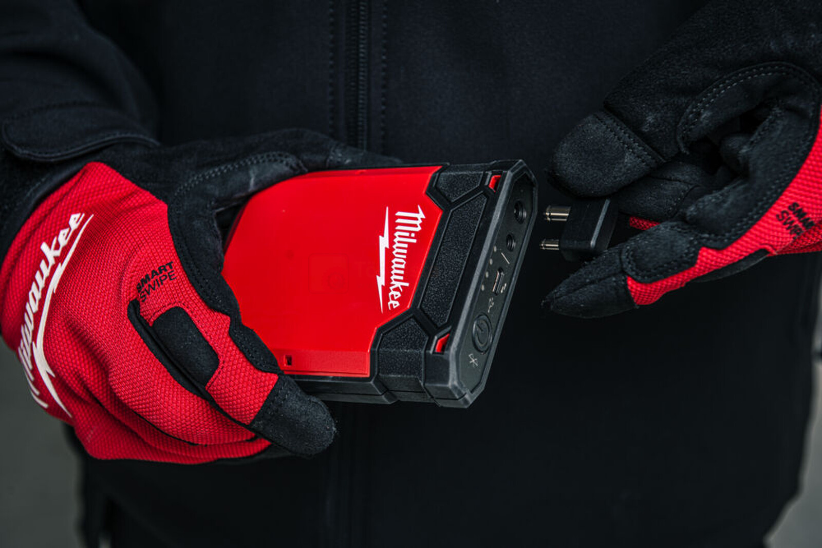 Milwaukee toiteallikas-akupank M12 IRPSU3 3,0 Ah, soojendusega rõivastele 4