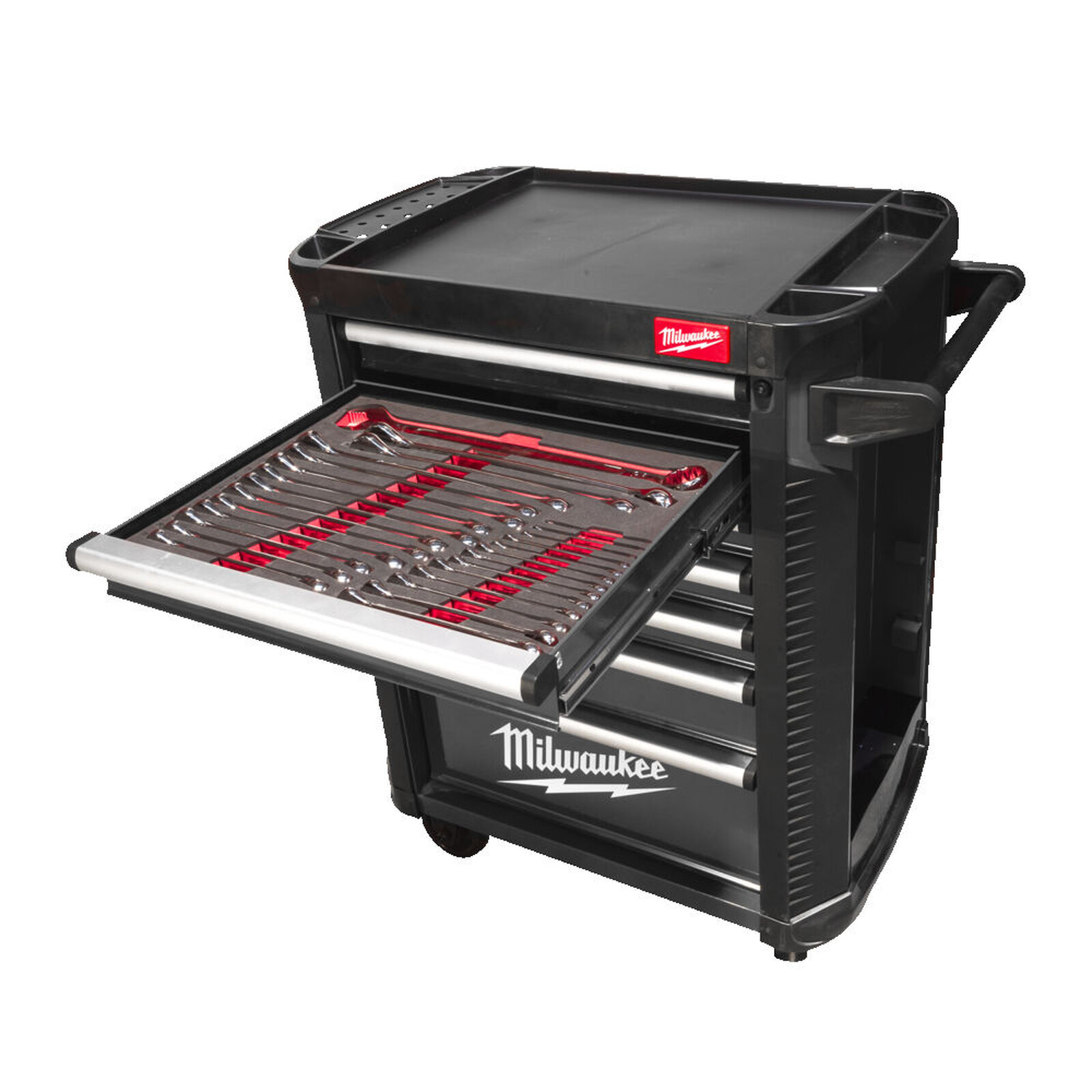Pildil on Milwaukee tööriistakomplekt halli tööriistakäruga, mille sahtel on avatud ja näitab tööriistu.
