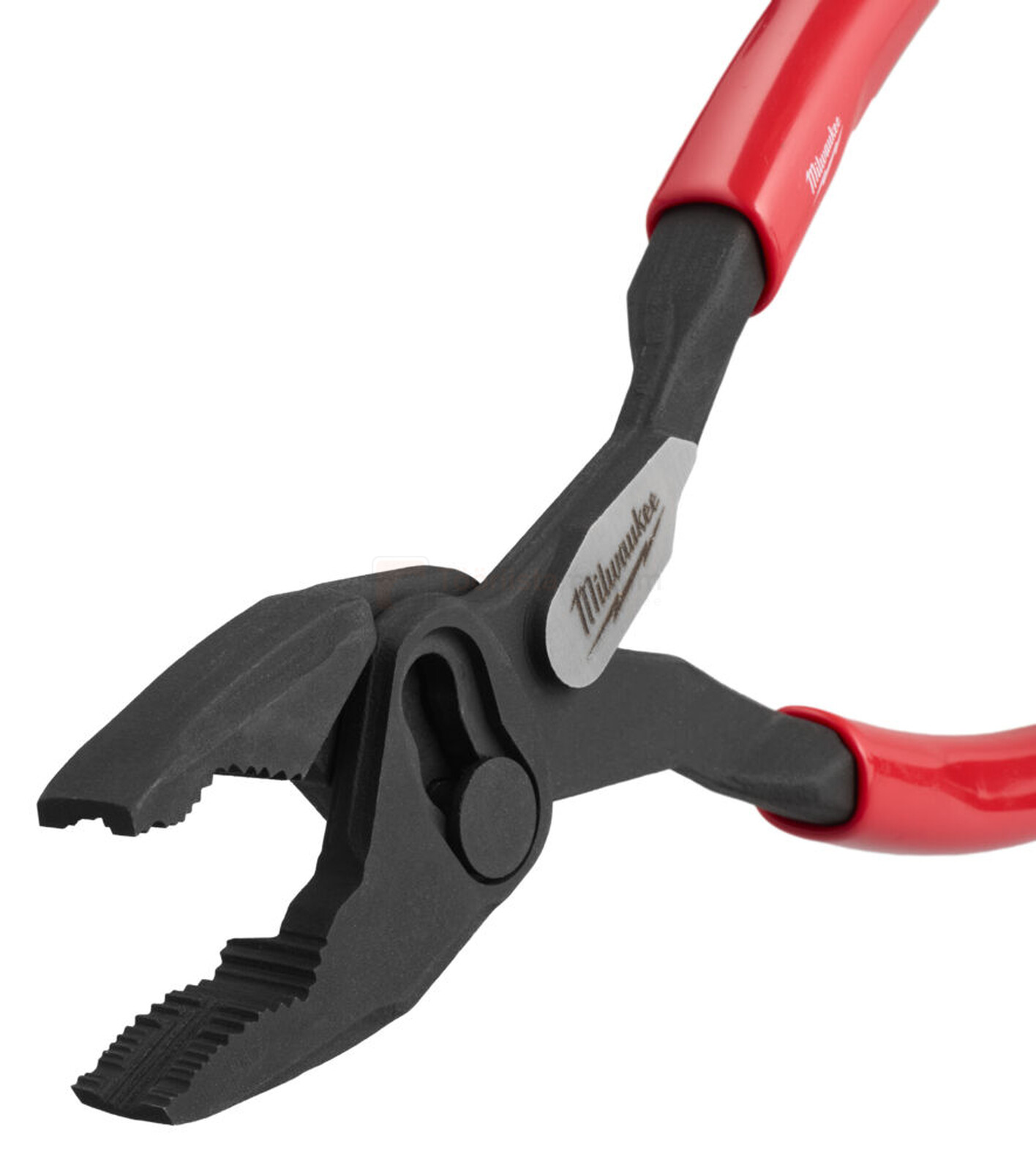 Pildil on näha Milwaukee 200 mm näpitsad, millel on punased käepidemed ja mustad lõuad.