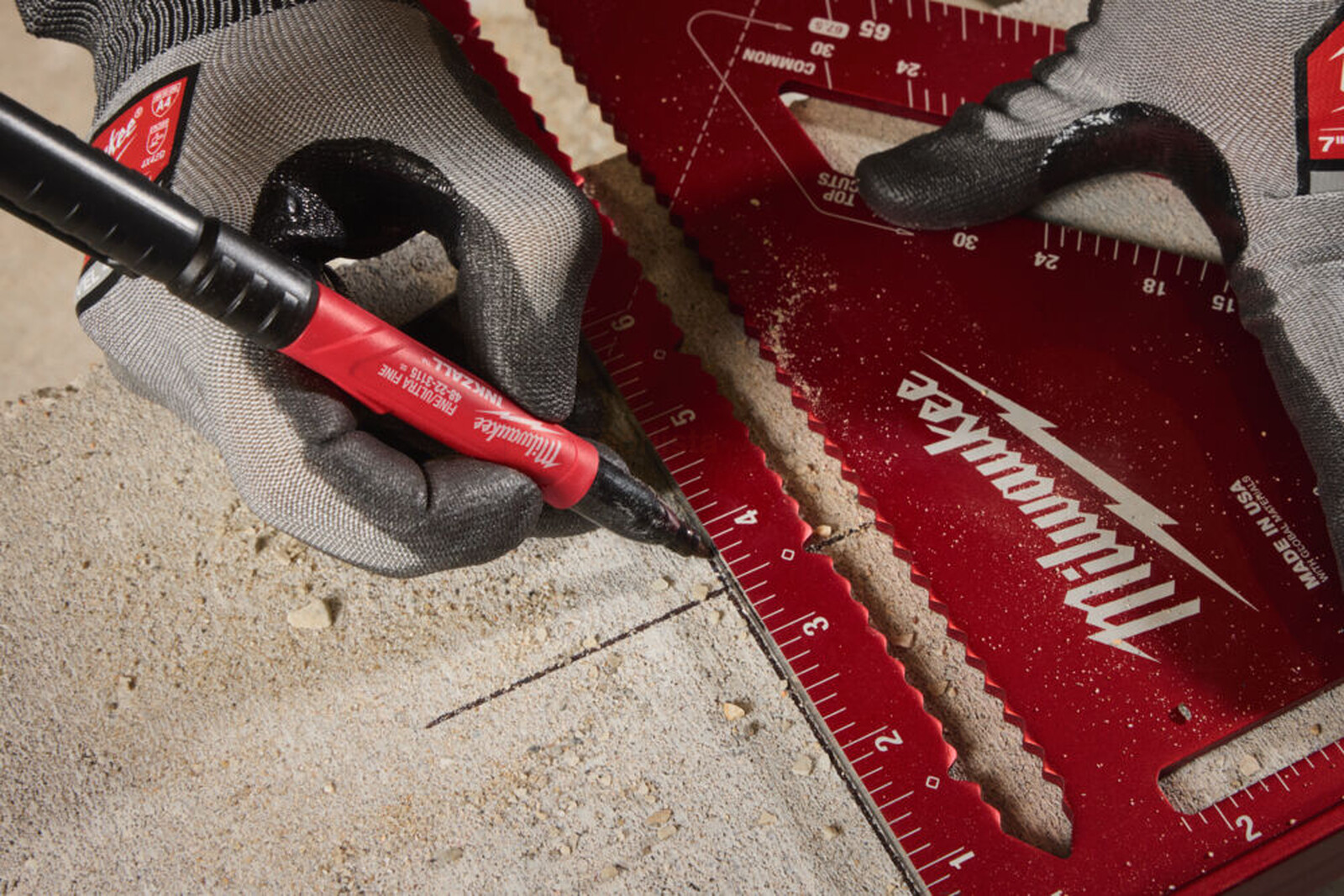 Milwaukee marker Inkzall, with extra fine / fine tip, black