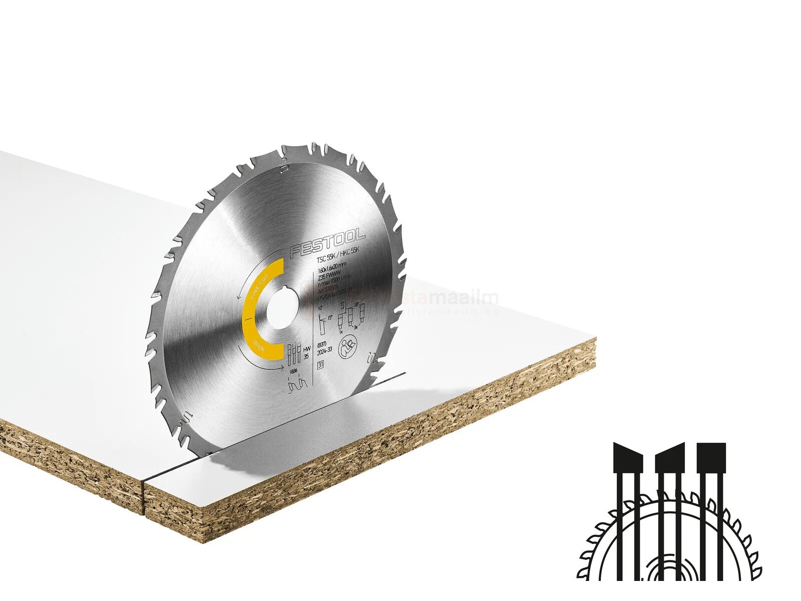Pildil on Festool saeketas WOOD FINE CUT HW 160x1,6x20 FWWW35, mis on paigutatud puitplaadi sisse lõikamiseks, koos...
