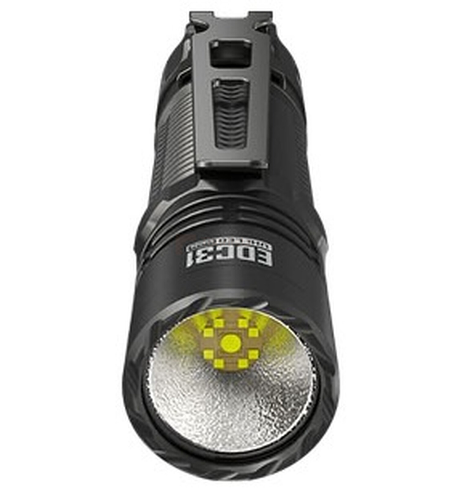 Pildil on must Nitecore taskulamp EDC31, mille valgus on sisse lülitatud ja millel on nähtav taskulambi pea ja külge...