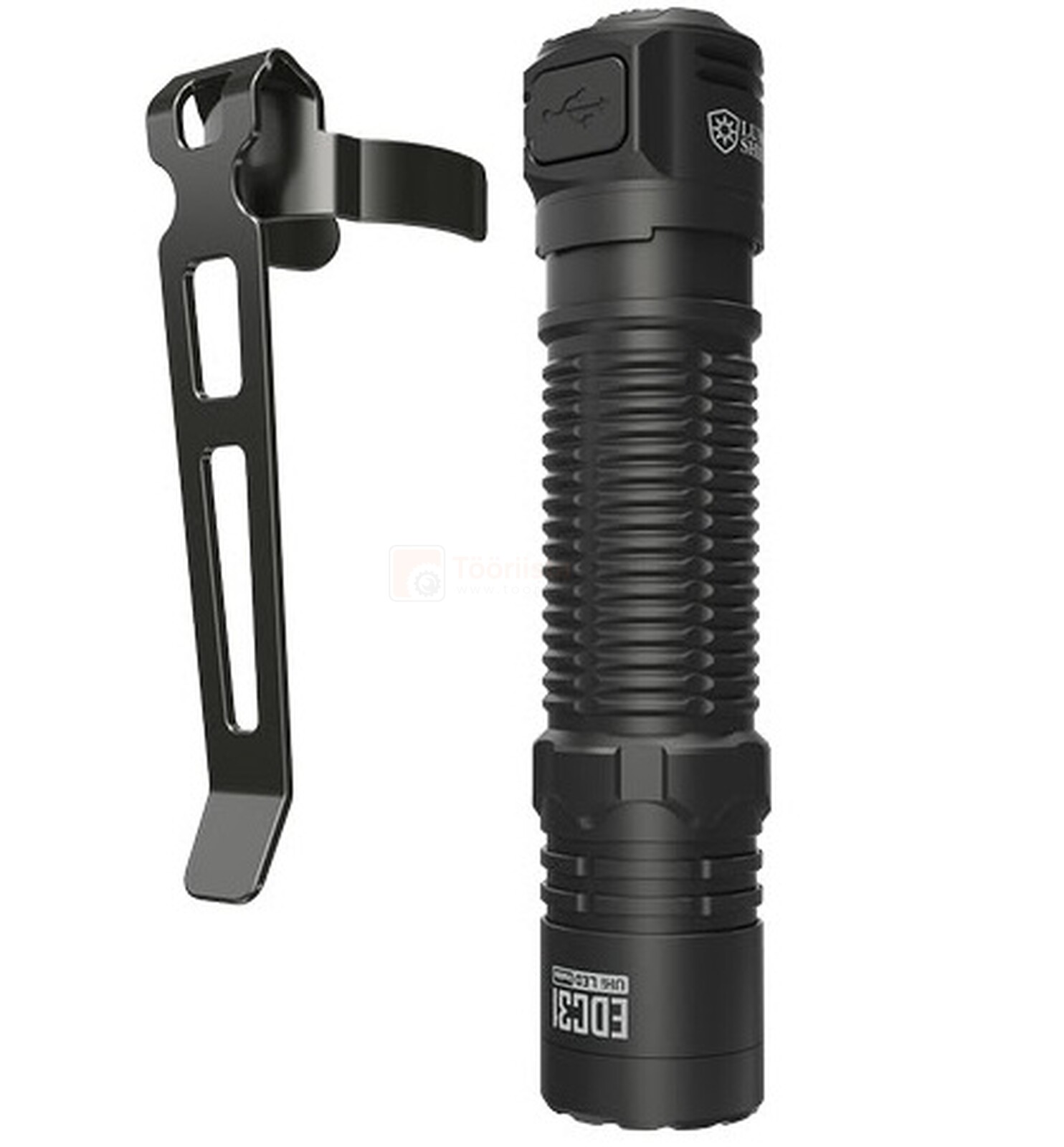 Pildil on must NITECORE taskulamp EDC31 koos külge kinnitatava klambri ja USB-C laadimisportiga.