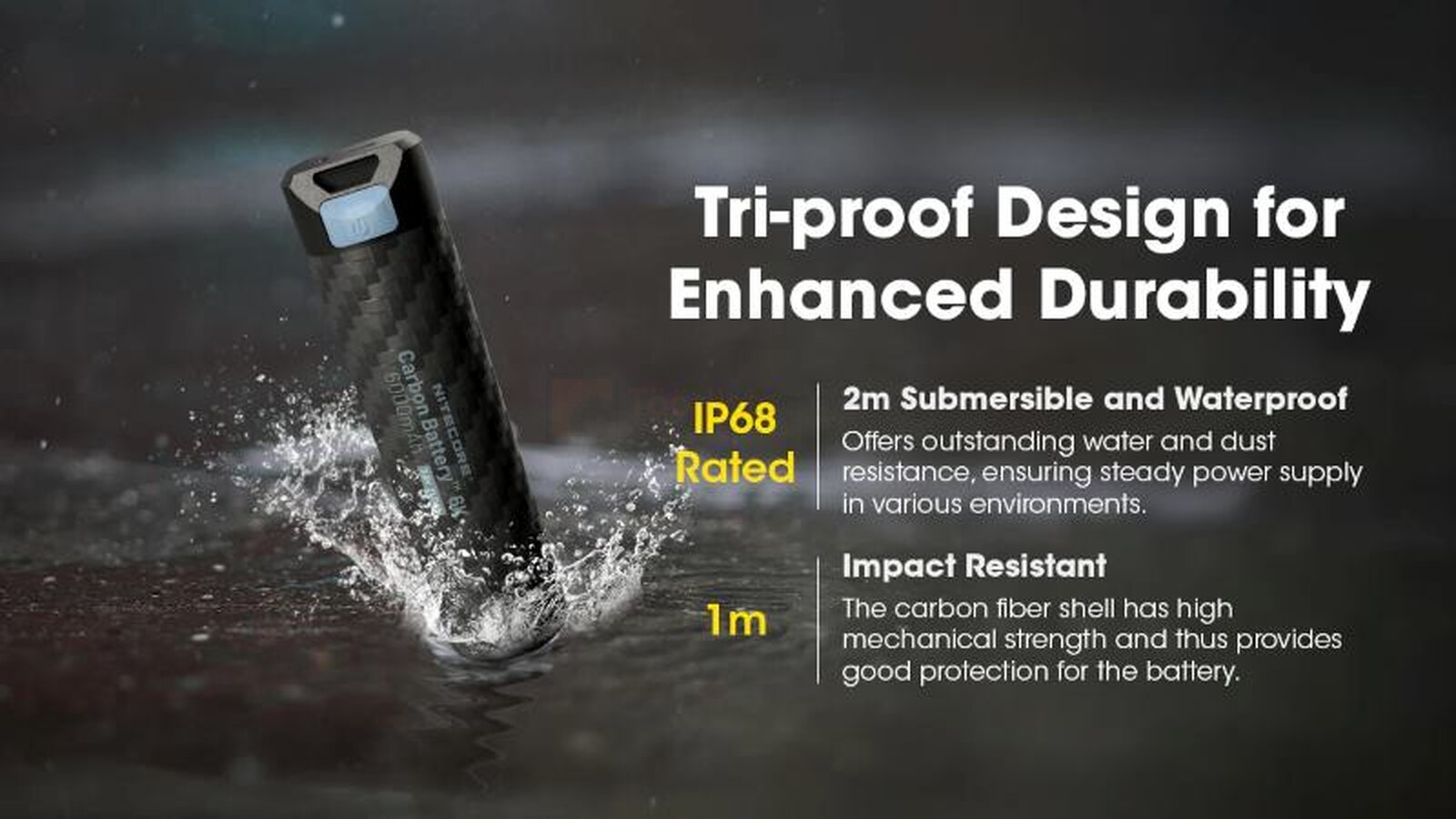 Pildil on Nitecore Carbon Battery 6K, 6000 mAh akupank, mis on kujutatud vees, rõhutades selle vastupidavust ja veekindlust.