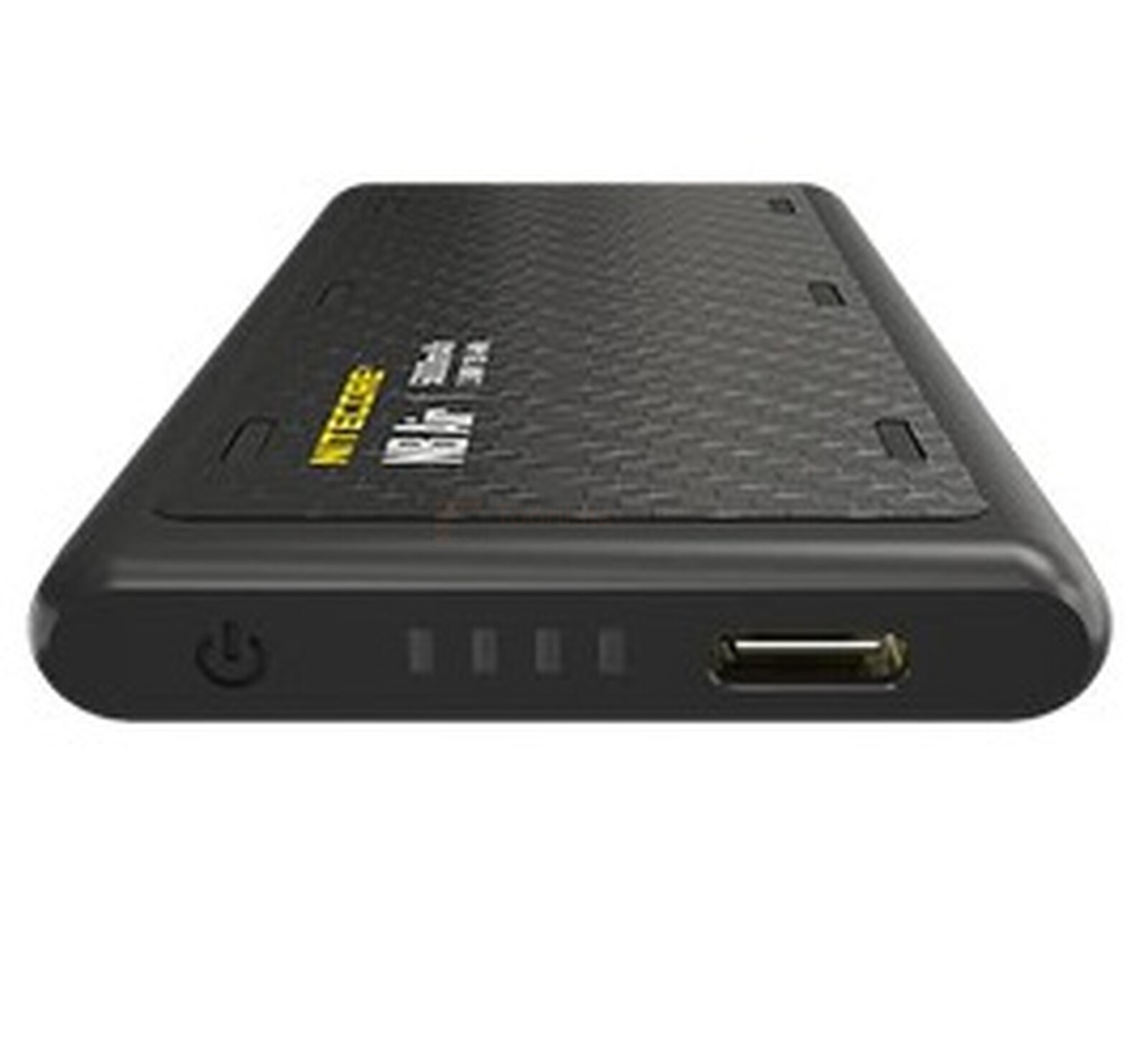 Pildil on must NITECORE NB Air 5000mAh akupank, millel on küljel toitenupu ja laetuse indikaatorid ning USB-port.