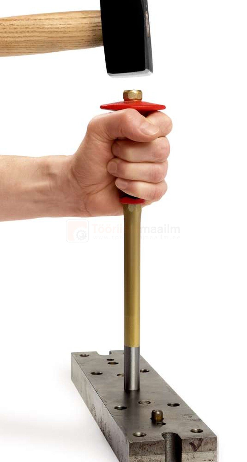 Pildil on näha, kuidas Rennsteig tihvtitorni XXL, käekaitsega, kasutatakse, kui haamriga lüüakse tihvti läbi detaili.