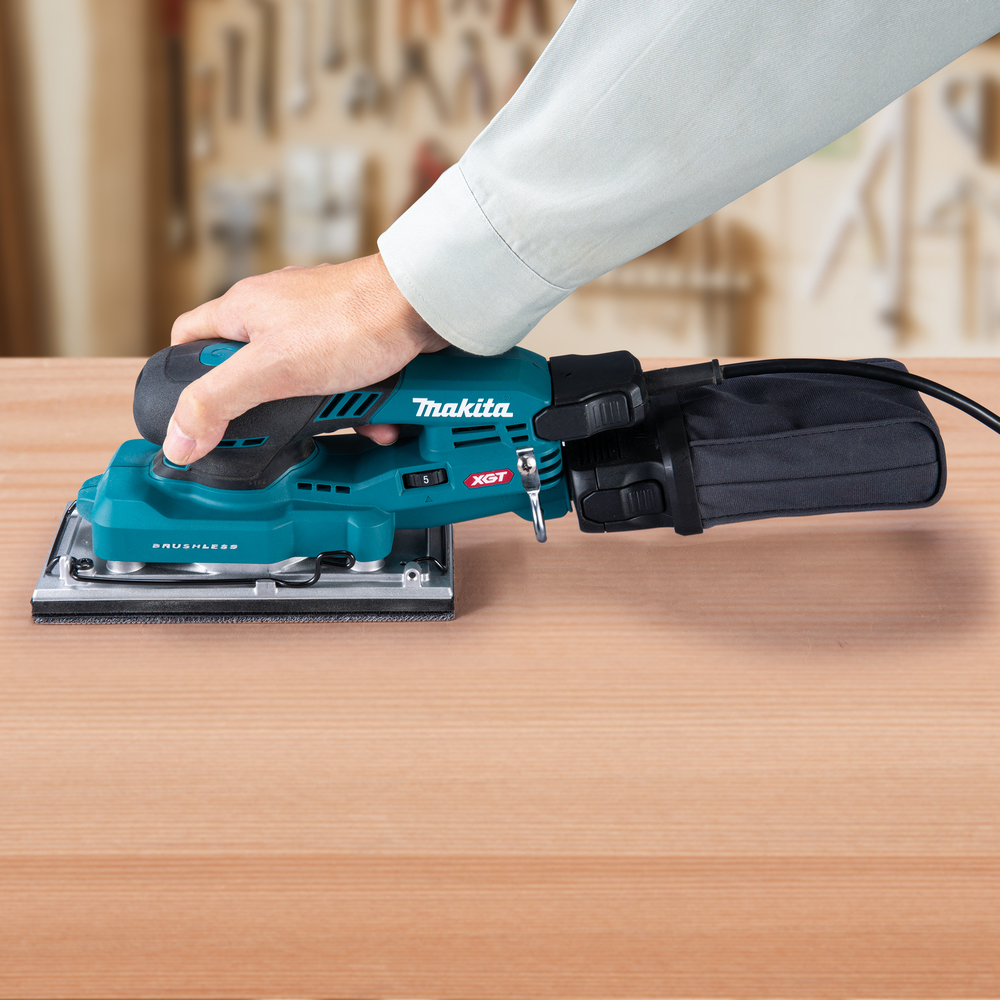 Аккумуляторная эксцентриковая шлифовальная машина Makita BO007CGZ, без аккумулятора и зарядного устройства