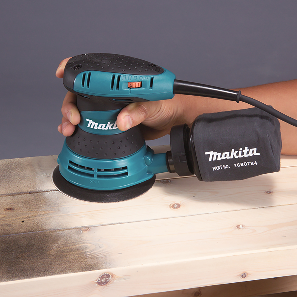 Makita eccentric sander BO5031K