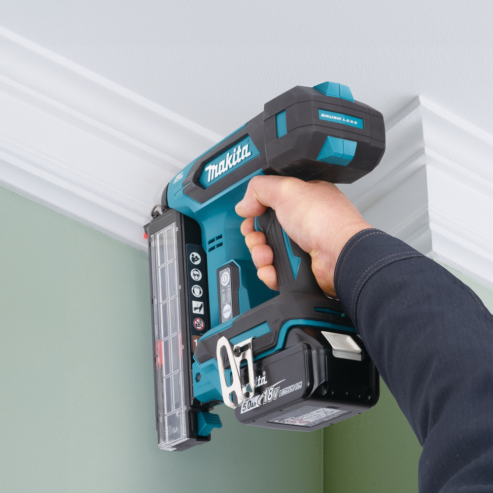 Makita аккумуляторный нейлер DBN501ZJ, без аккумулятора и зарядного устройства