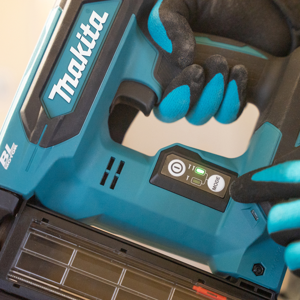 Makita аккумуляторный нейлер DBN501ZJ, без аккумулятора и зарядного устройства