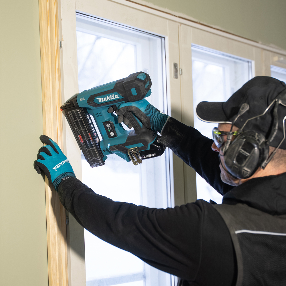 Makita аккумуляторный нейлер DBN501ZJ, без аккумулятора и зарядного устройства