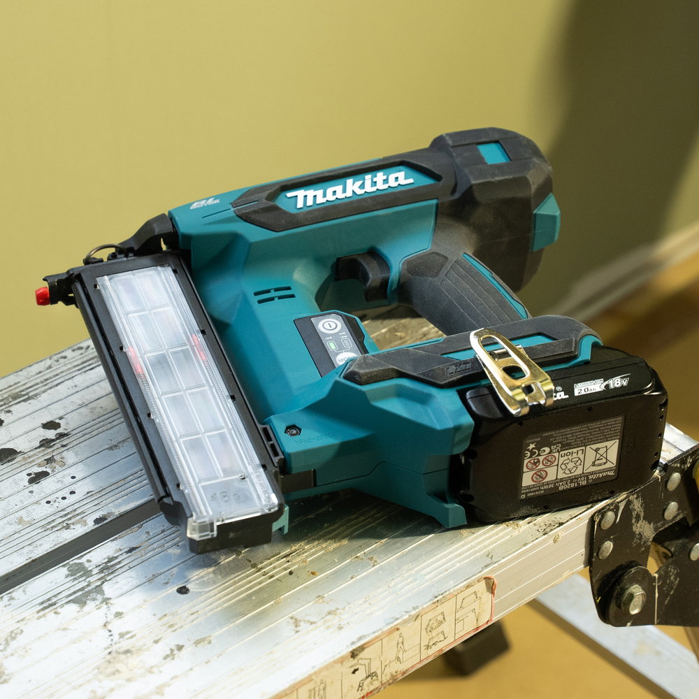 Makita аккумуляторный нейлер DBN501ZJ, без аккумулятора и зарядного устройства