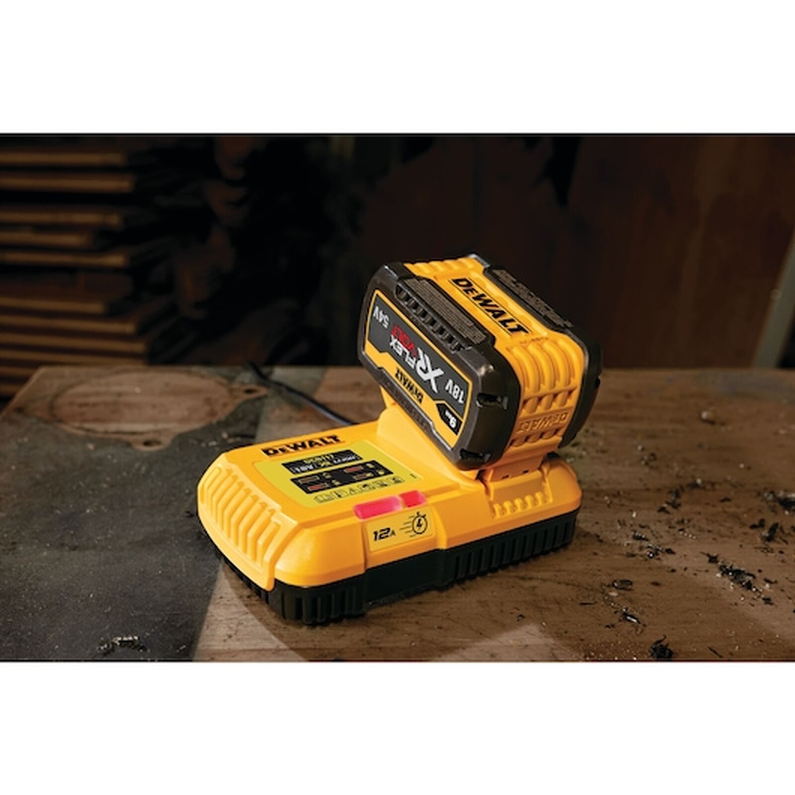 DeWalt quick charger DCB117, for XR and FlexVolt batteries