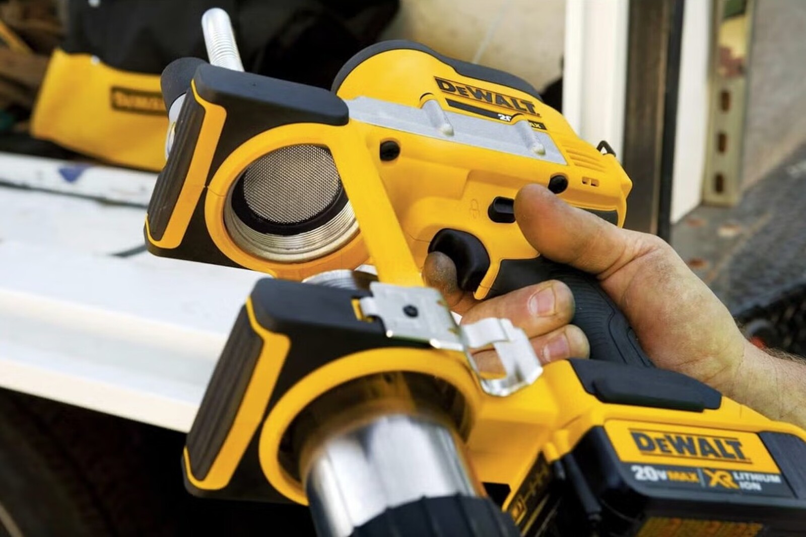 DeWalt määrdeprits DCGG571NK, ilma aku ja laadijata