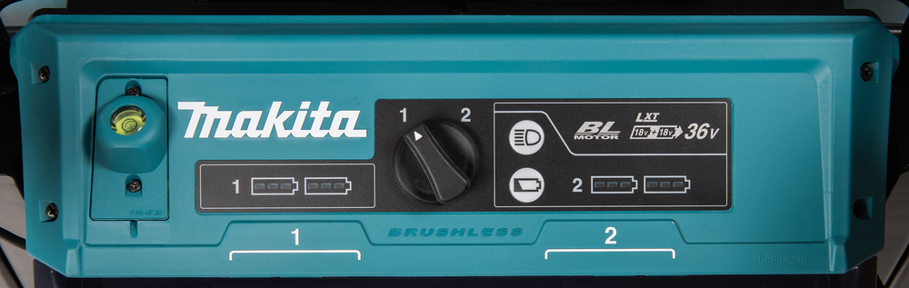 Pildil on Makita akutoitega aiakäru DCU603Z juhtpaneel, millel on tasakaalukivi, nupud, aku oleku indikaatorid ja muud...