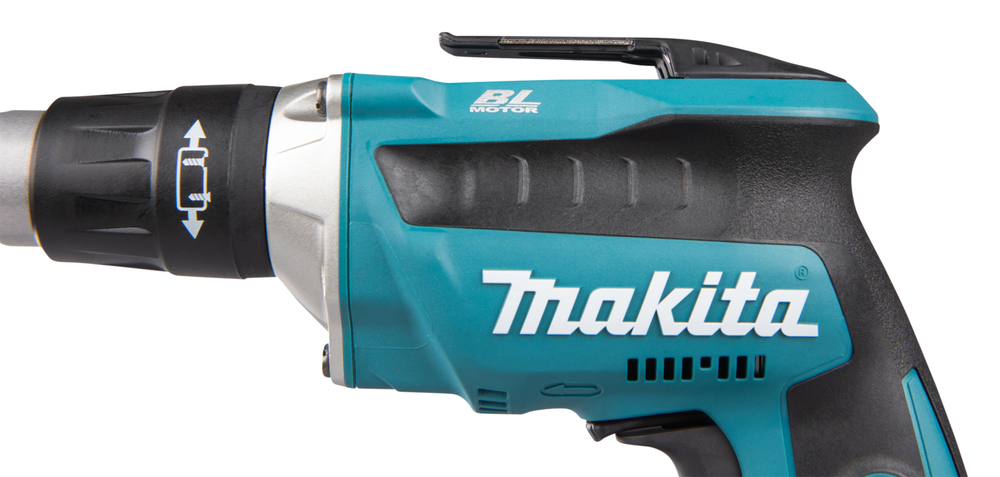 Pildil on Makita akukruvikeeraja DFS452Z, millel on Makita logo ja turkoos sinine korpus.