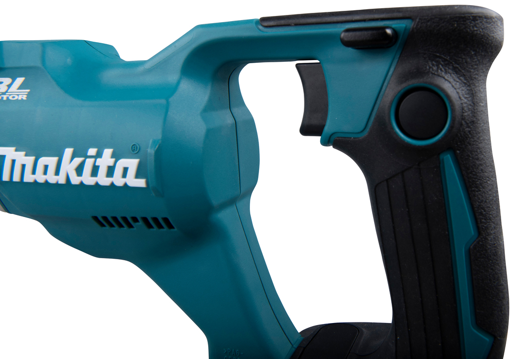 Makita cordless sheet metal cutter