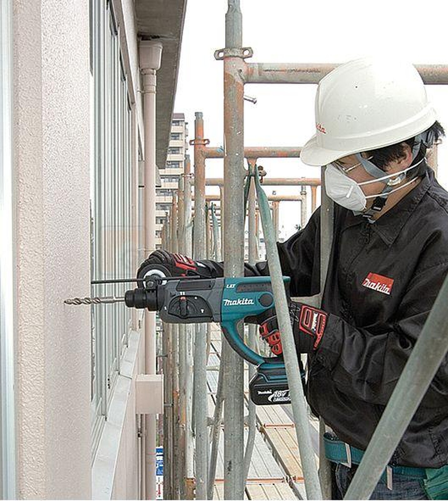 Набор инструментов Makita DLX6135TX1