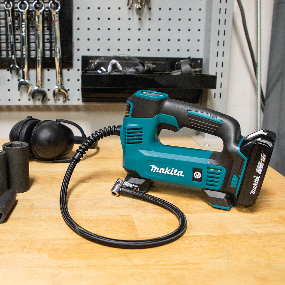 Makita cordless pump DMP180Z, without battery and charger
