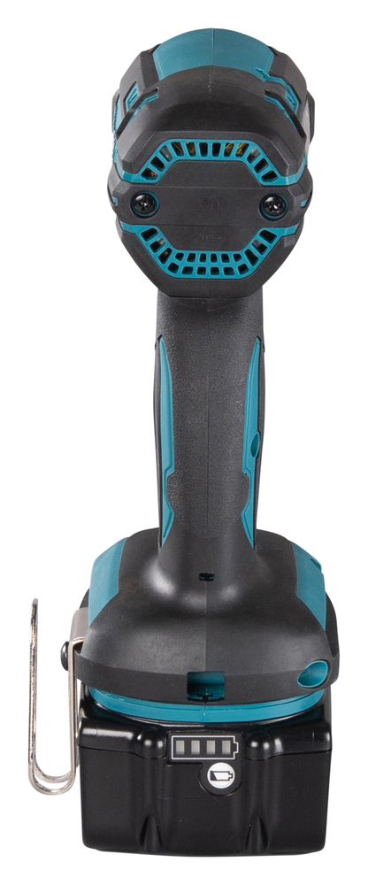 Pildil on Makita DTD152Z akulöökkruvikeeraja, millega on kinnitatud aku ja aku külge kinnitatud klamber.