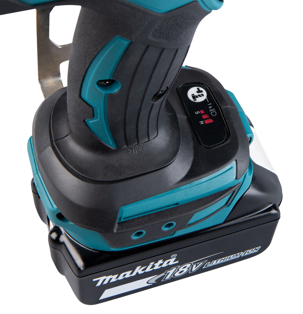 Аккумуляторный ударный гайковерт Makita DTW1002RTJ