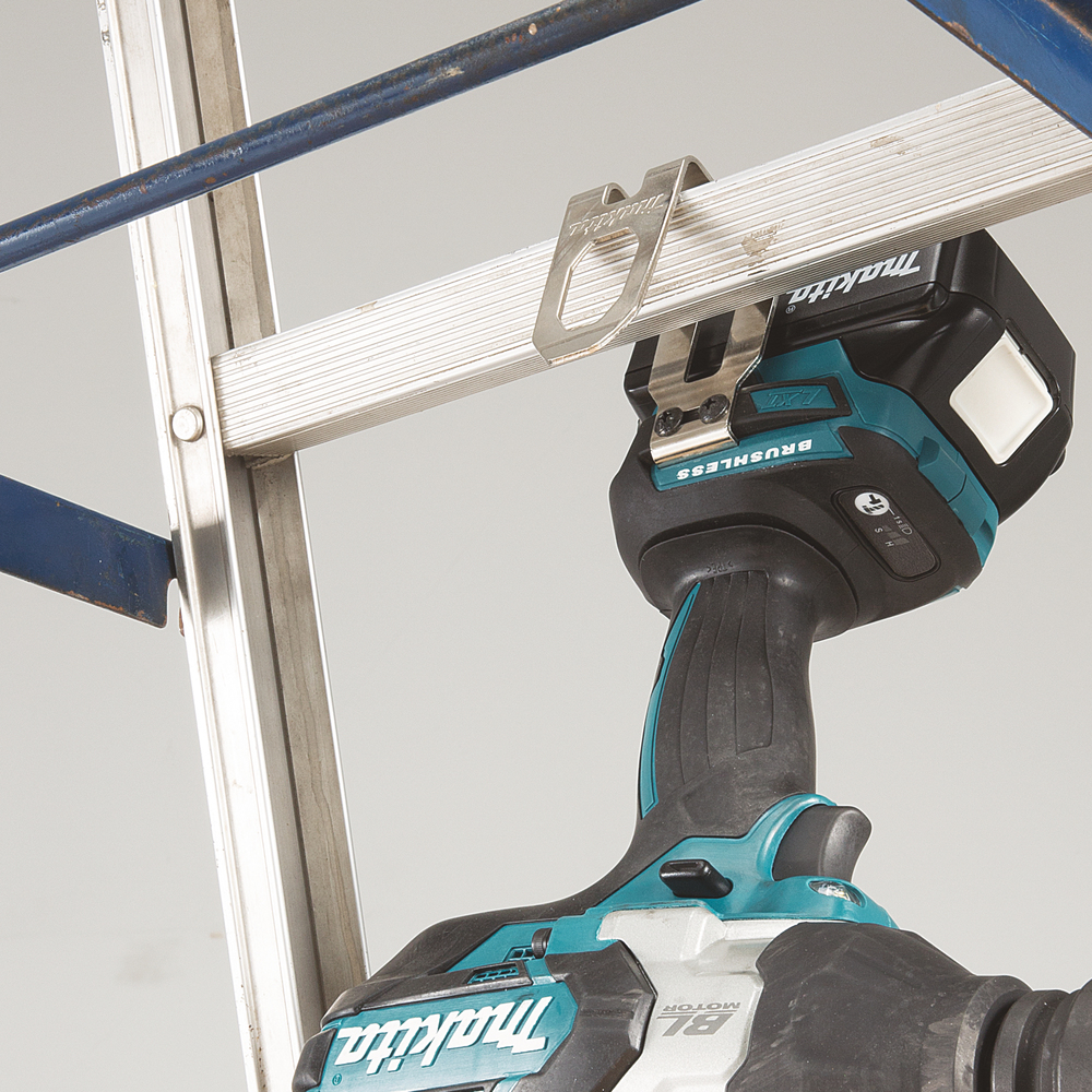 Аккумуляторный ударный гайковерт Makita DTW1002RTJ