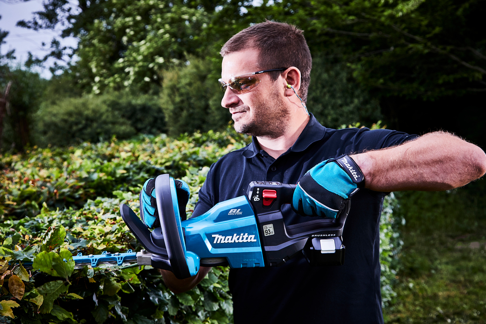 Аккумуляторный кусторез Makita DUH601Z, без аккумулятора и зарядного устройства