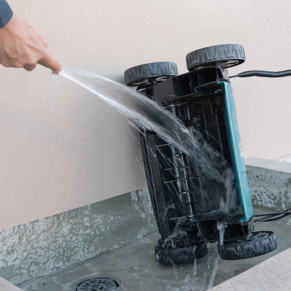 Makita cordless lawn scarifier DUV320Z, without battery and charger