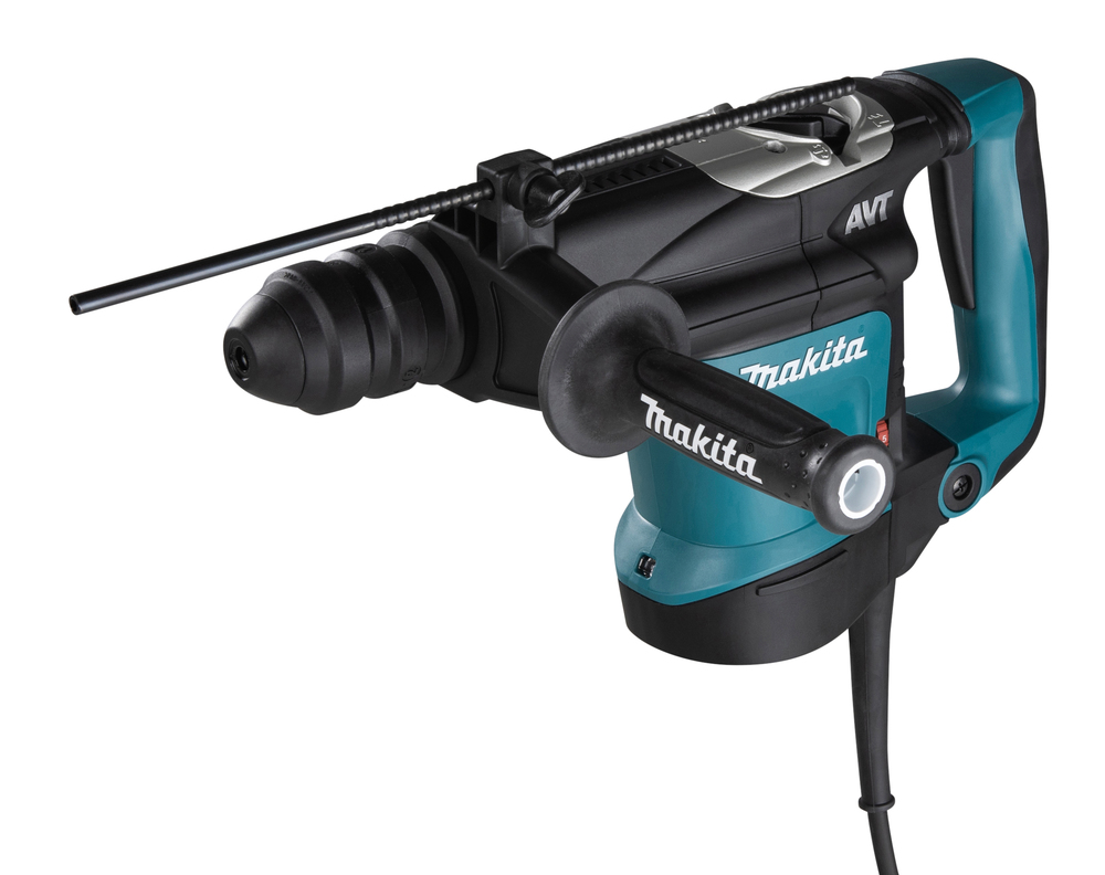 Pildil on Makita puurvasar HR3210FCT, mida näidatakse valgel taustal külgvaates.