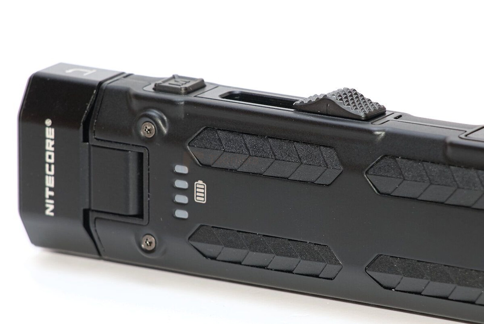 Nitecore taskulamp EDC09, max 1600lm, 3 värvustemperatuuriga