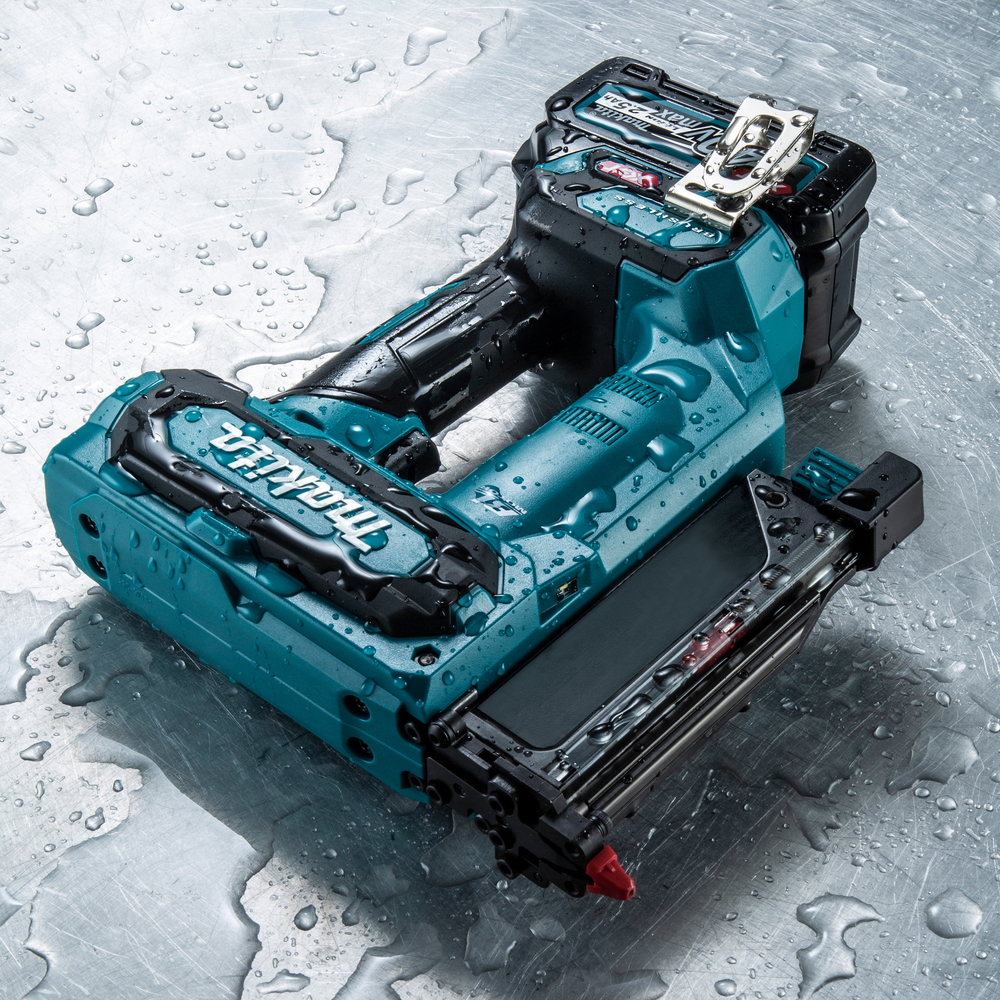 Makita аккумуляторный нейлер PT001GZ, без аккумулятора и зарядного устройства