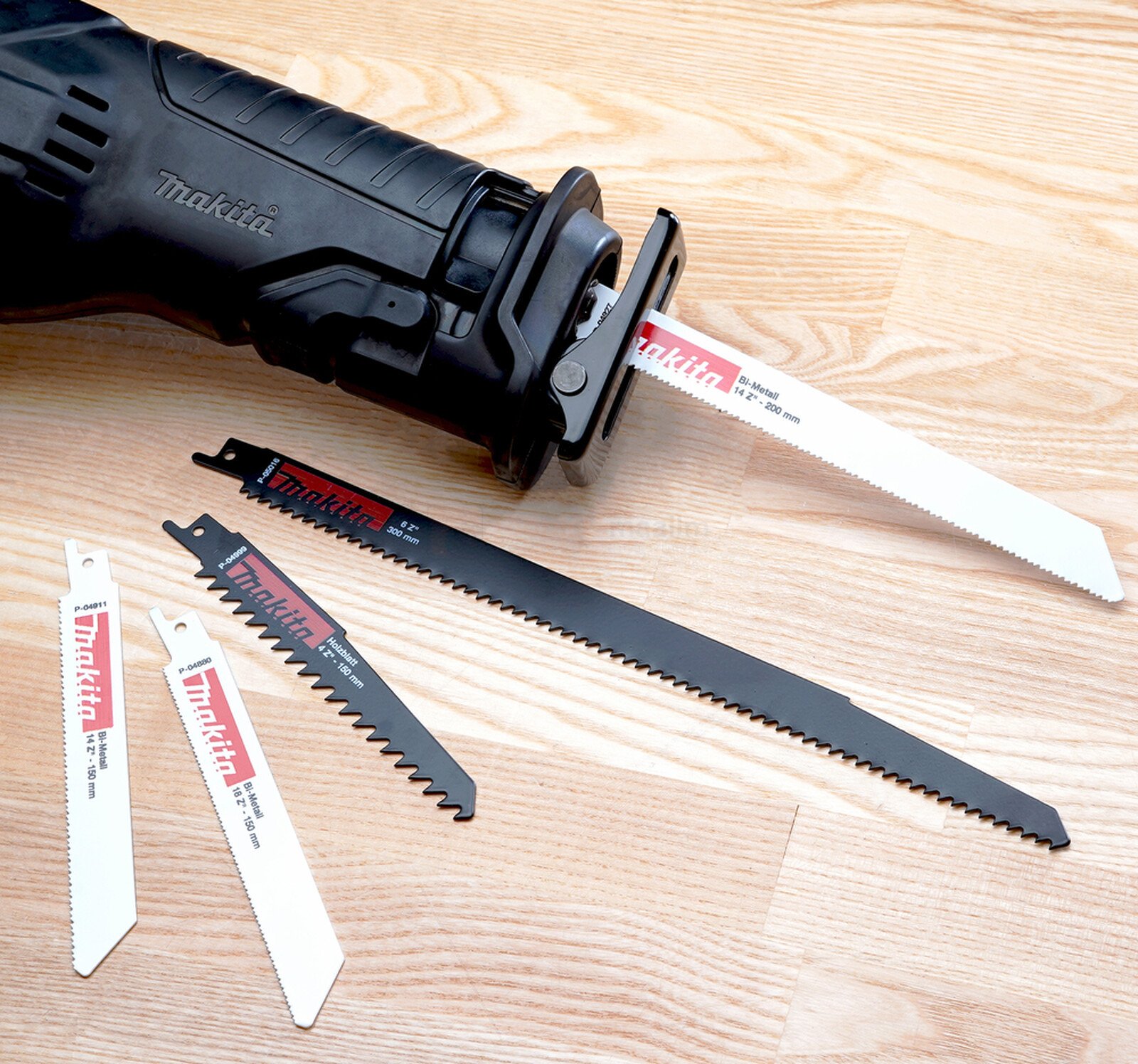 Pildil on Makita otssaeterade komplekt, mis sisaldab viit erinevat saetera ja otssaagi.