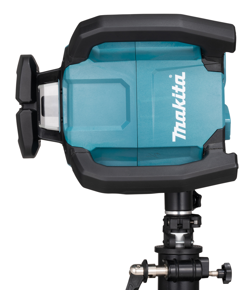 Pildil on Makita akupöördlaser SKR001Z, mis on kinnitatud statiivile.