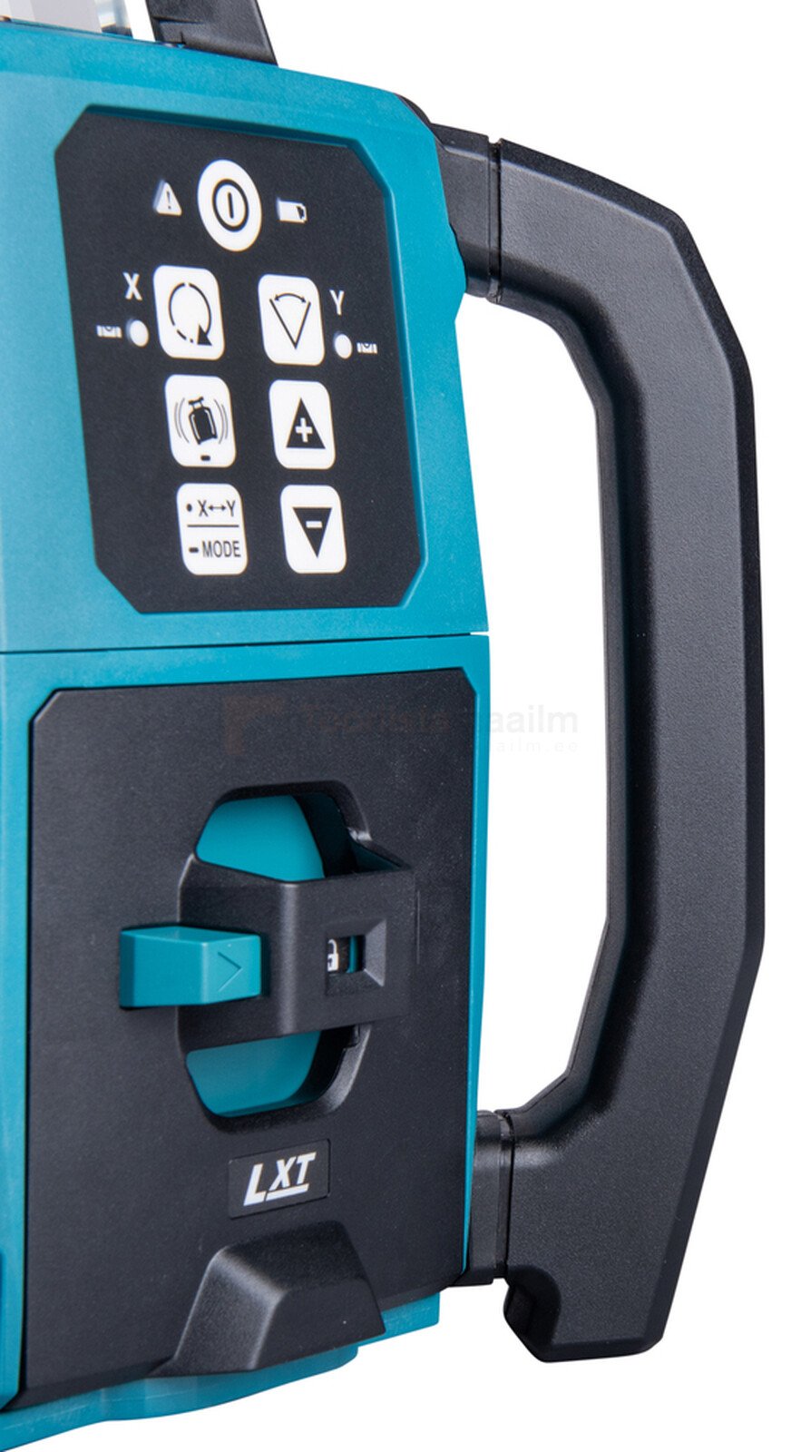 Pildil on Makita akupöördlaser SKR001Z, millel on näha juhtpaneel, käepide ja laserkiire väljund.