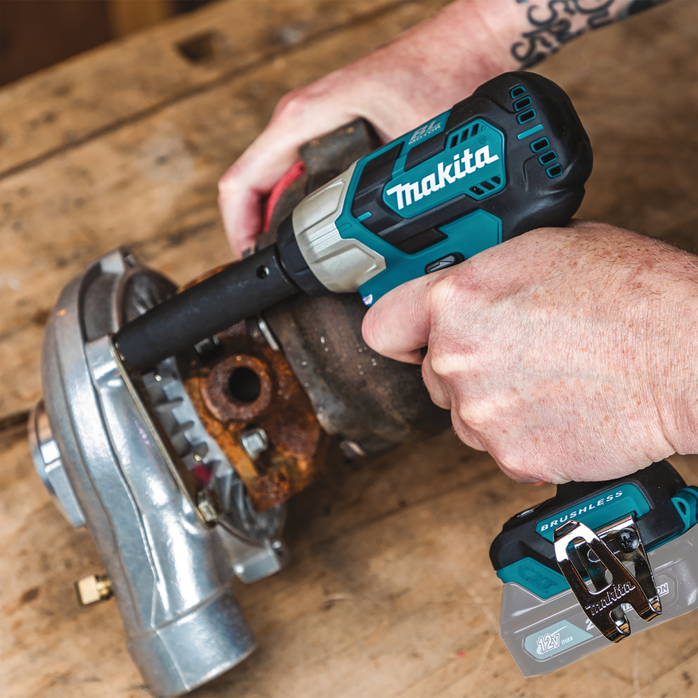 Аккумуляторный ударный гайковерт Makita TW161DSAJ