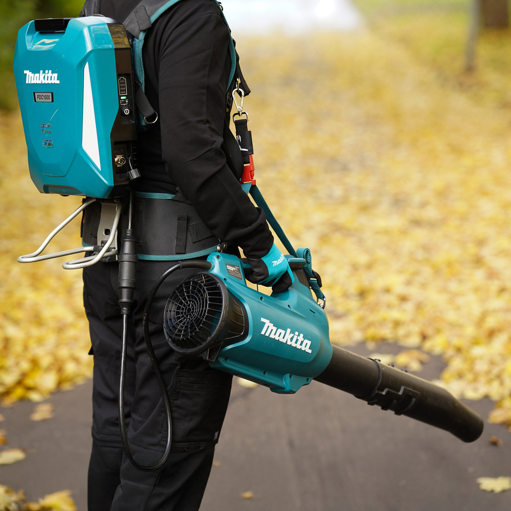 Makita cordless blower UB003CZ, without battery and charger