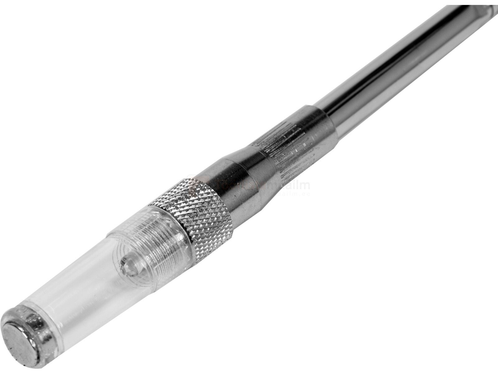 Pildil on YATO magnetiga haarats, millel on läbipaistev ots ja metallist vars.