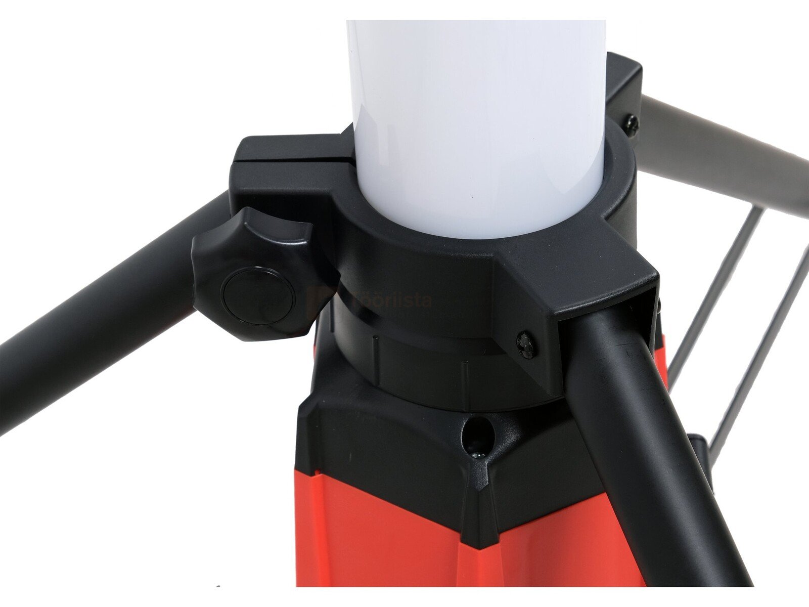 Pildil on näha YATO töövalgusti 360° 100W 7500lm IP44 kinnituskoht, kus valgusti on kinnitatud statiivile.