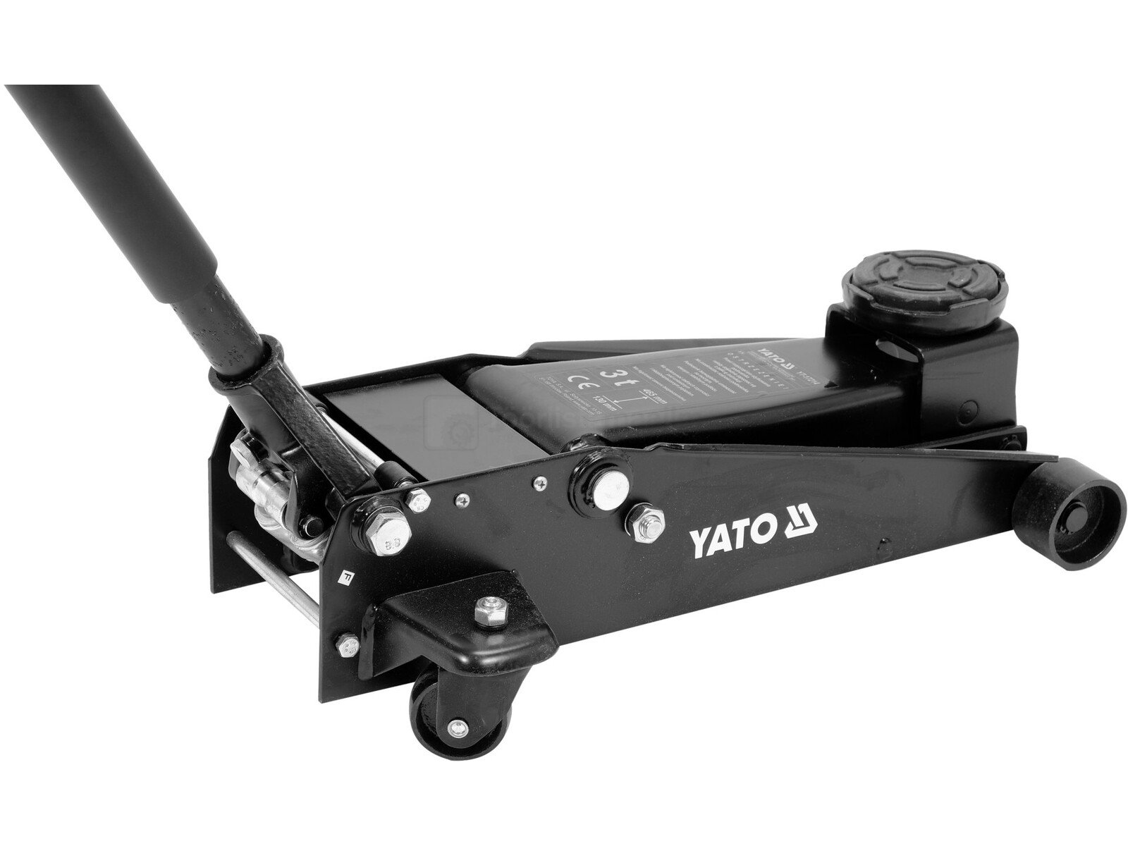 Pildil on must Yato 3T DOUBLE PUMP GARAGE JACK, millel on tõstekäepide ja rattad.